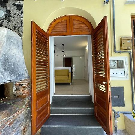 La Nicchia Apartment เชฟาลู ภายนอก รูปภาพ
