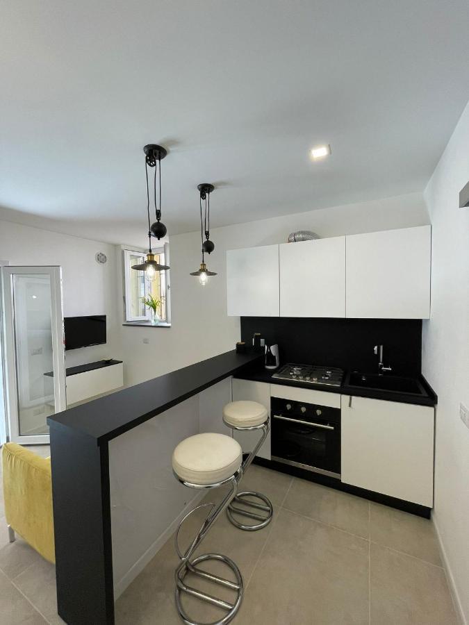 La Nicchia Apartment เชฟาลู ภายนอก รูปภาพ
